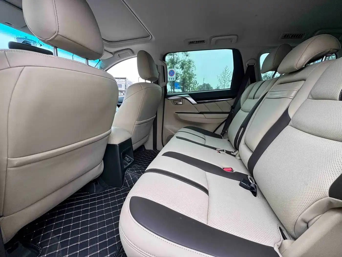 2019 Pajero Sport Imported 3.0L Standard Edition — миниатюра 11