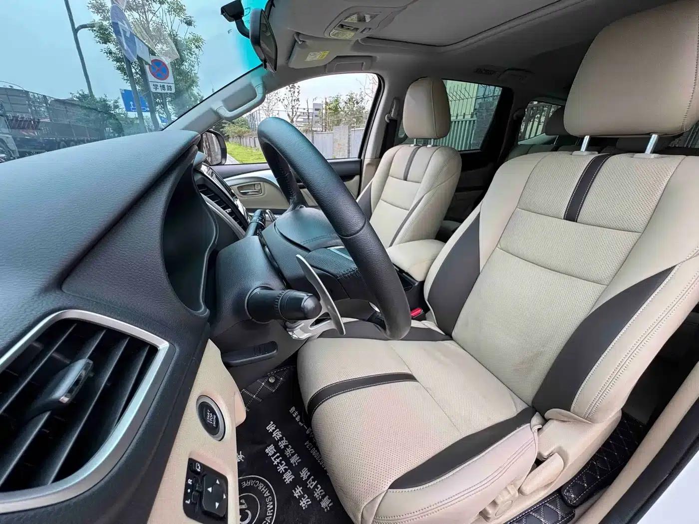 2019 Pajero Sport Imported 3.0L Standard Edition — миниатюра 3