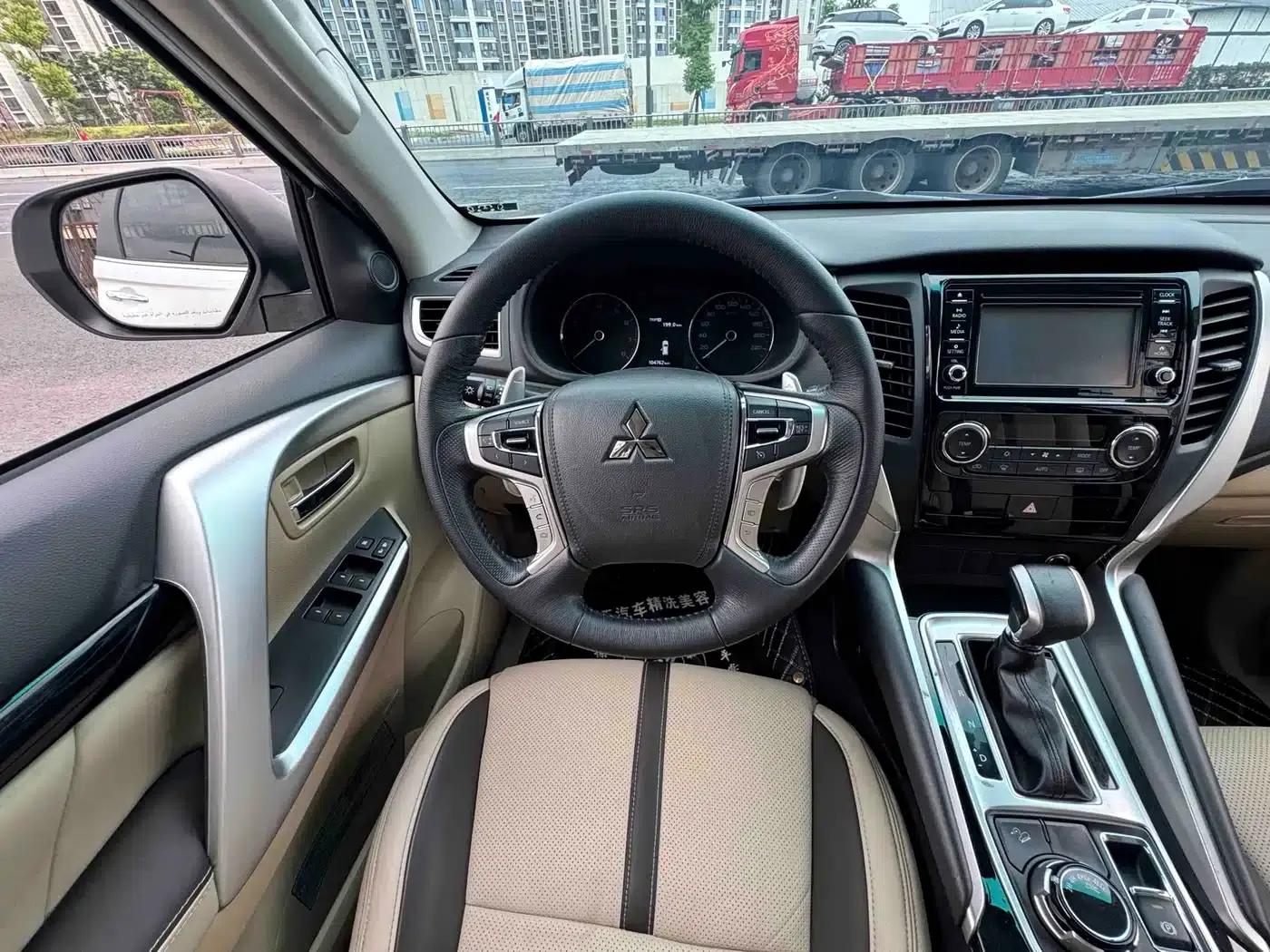 2019 Pajero Sport Imported 3.0L Standard Edition — миниатюра 6