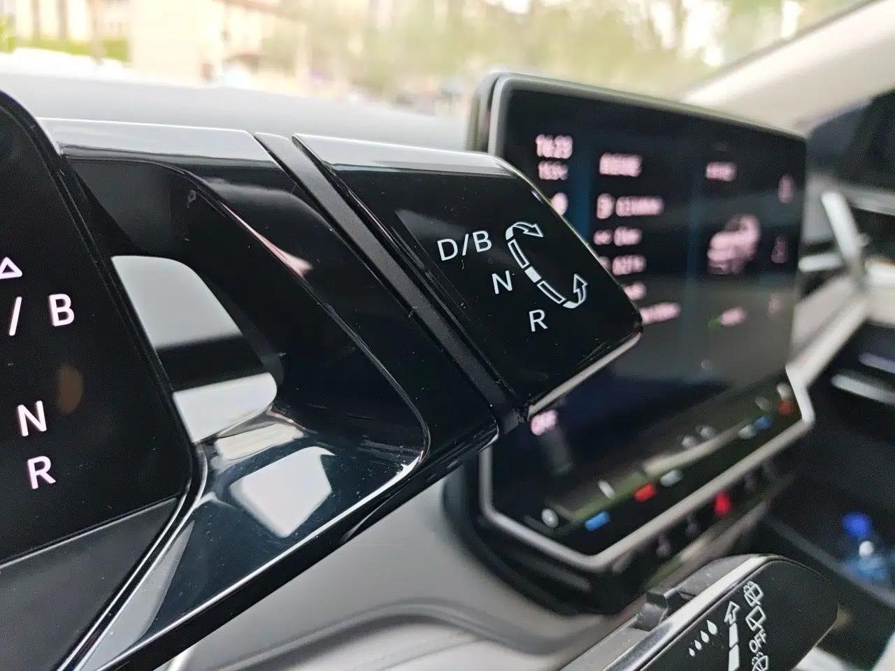 Volkswagen ID.6 CROZZ 2022 Long-Range PRO Edition — миниатюра 13