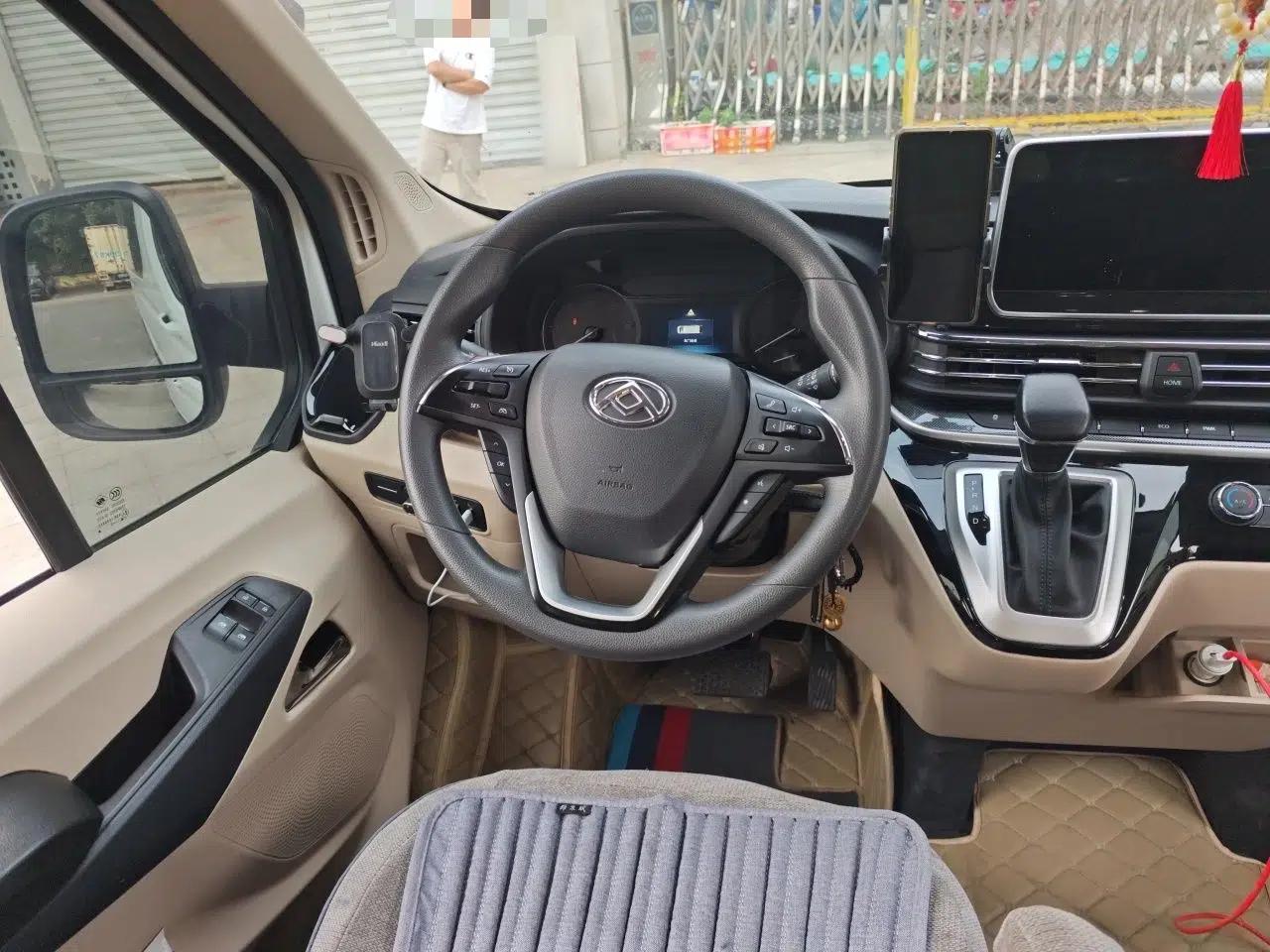 SAIC MAXUS Xintu V90 2022 2.0T Automatic ZhiDa Rear-Drive Long Wheelbase High-Roof Design with Single Rear Tire 9-Seater — миниатюра 10