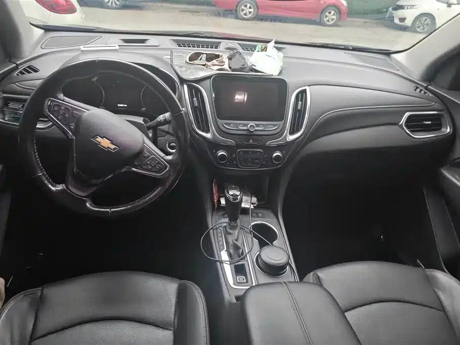 2018 Chevrolet Equinox RS 550T AWD Ultimate Edition — миниатюра 12