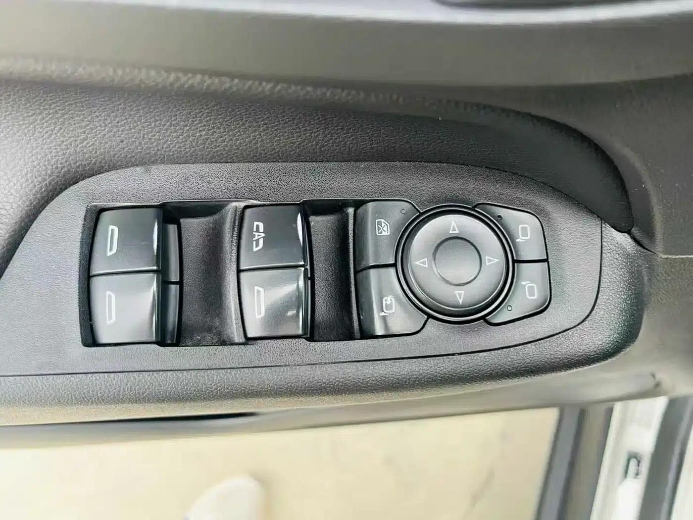 2018 Chevrolet Equinox 535T Automatic Boundary Edition — миниатюра 12