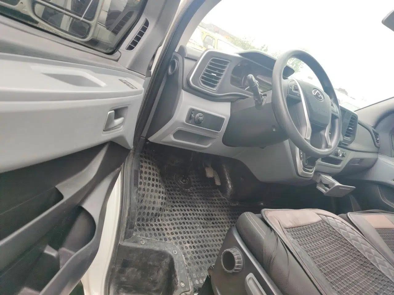 SAIC MAXUS Xintu EV80 2023 EV80 PLUS Multi-Functional Passenger Vehicle Short Wheelbase Low Roof — миниатюра 16
