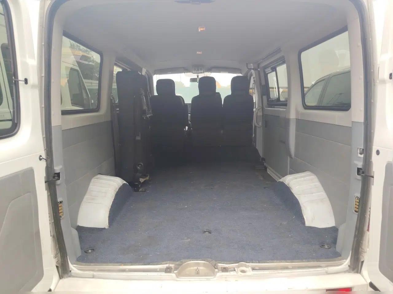 SAIC MAXUS Xintu EV80 2023 EV80 PLUS Multi-Functional Passenger Vehicle Short Wheelbase Low Roof — миниатюра 19