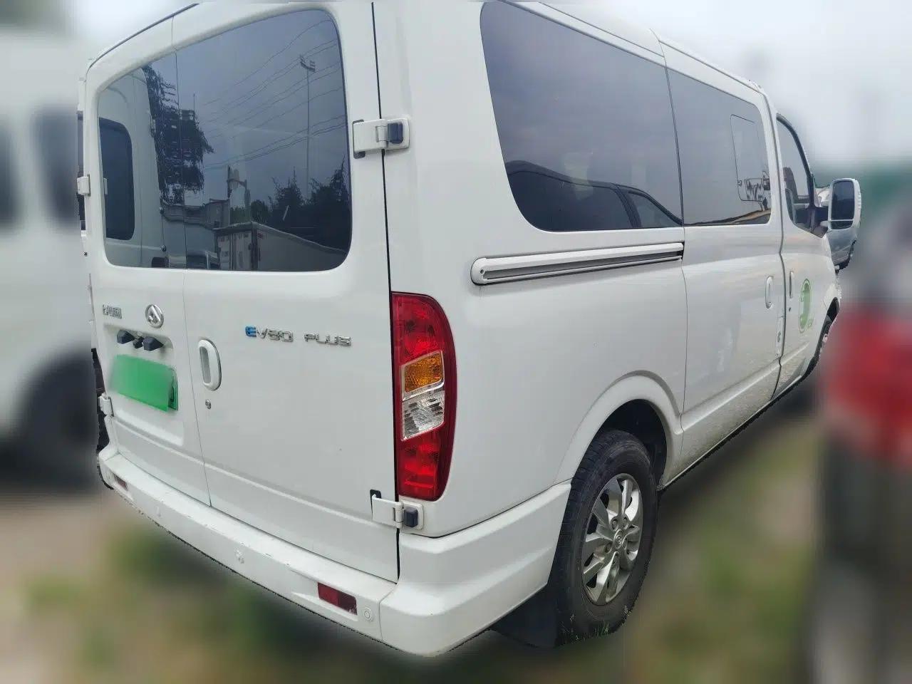 SAIC MAXUS Xintu EV80 2023 EV80 PLUS Multi-Functional Passenger Vehicle Short Wheelbase Low Roof — миниатюра 6