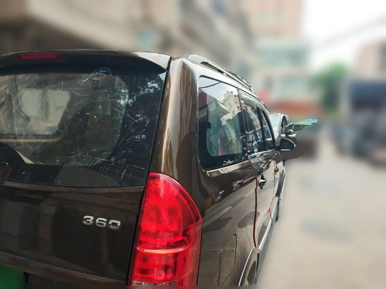 Dongfeng Fengon 360 2015 1.5L Manual Luxury 7-Seater China V Emission Standard — миниатюра 6