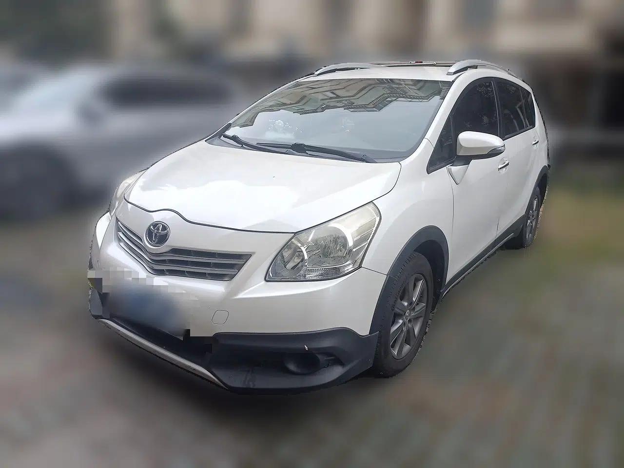 Toyota Verso 2015 180E CVT Crossover Edition — миниатюра 1