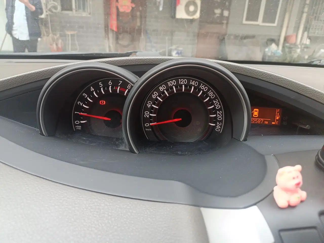 Toyota Verso 2015 180E CVT Crossover Edition — миниатюра 11