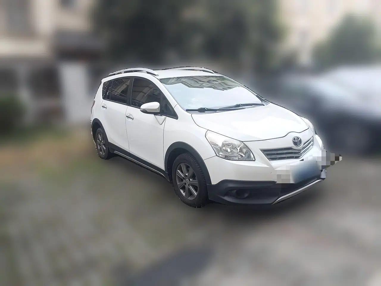 Toyota Verso 2015 180E CVT Crossover Edition — миниатюра 3