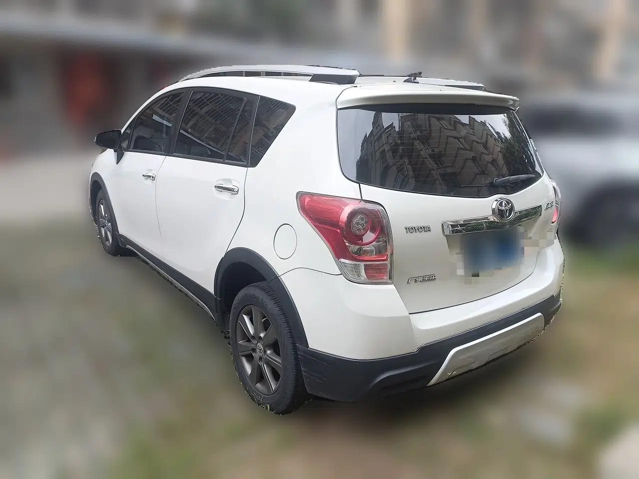 Toyota Verso 2015 180E CVT Crossover Edition — миниатюра 4