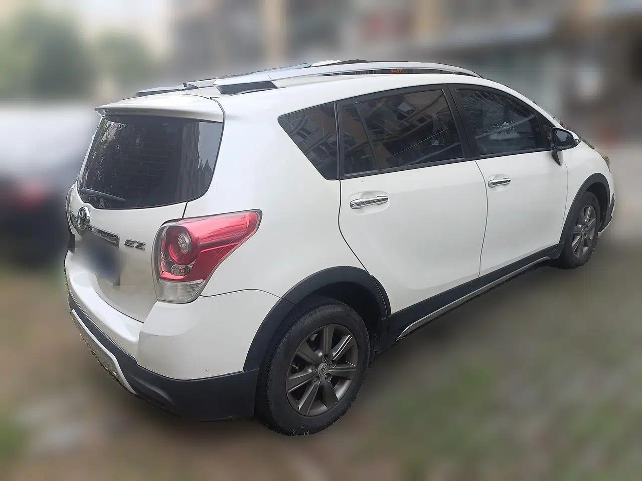 Toyota Verso 2015 180E CVT Crossover Edition — миниатюра 6