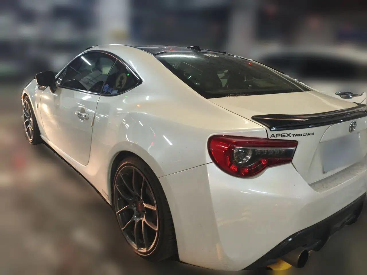 Toyota 86 2017 2.0L Manual Luxury Version — миниатюра 4