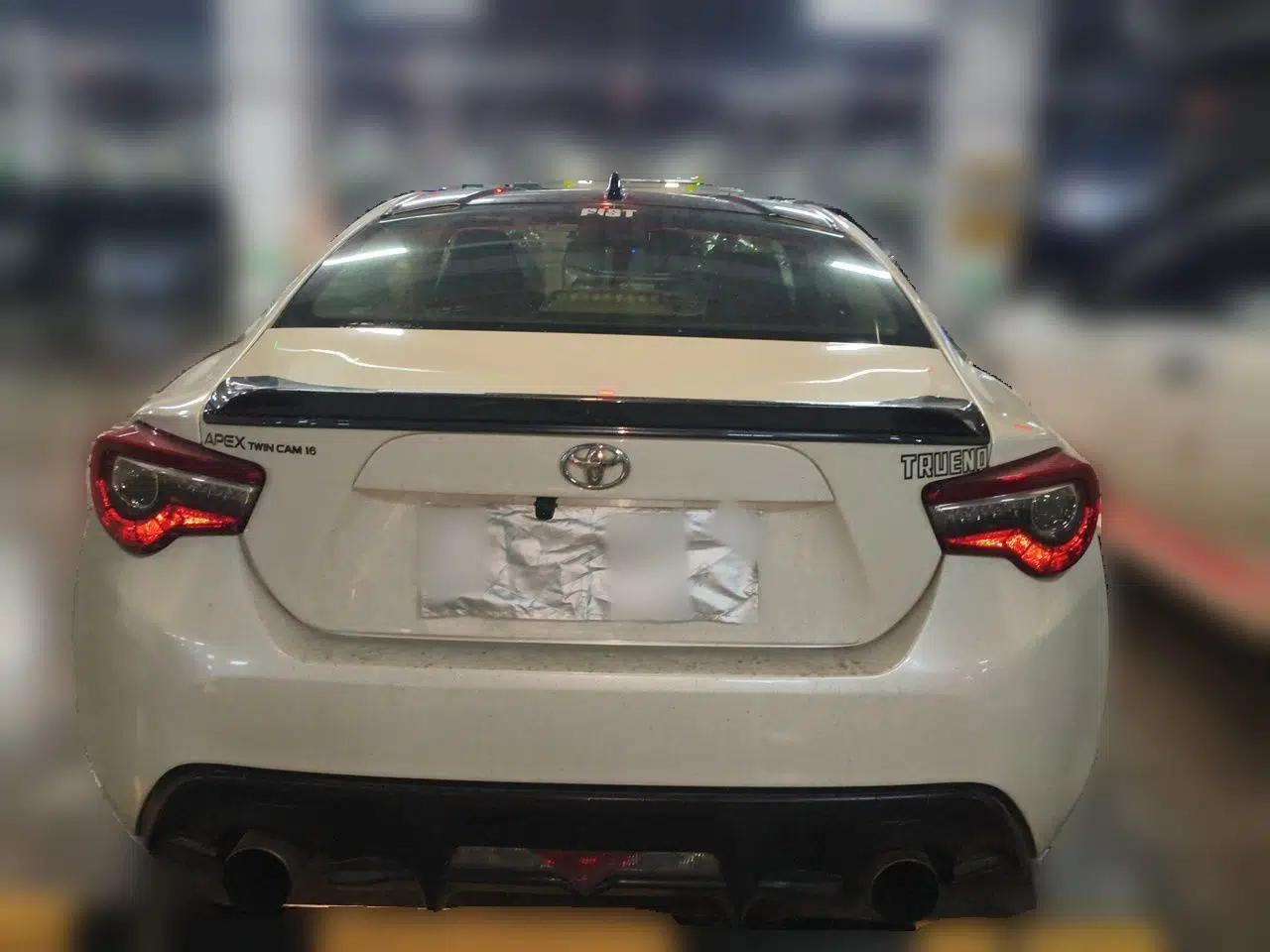Toyota 86 2017 2.0L Manual Luxury Version — миниатюра 5