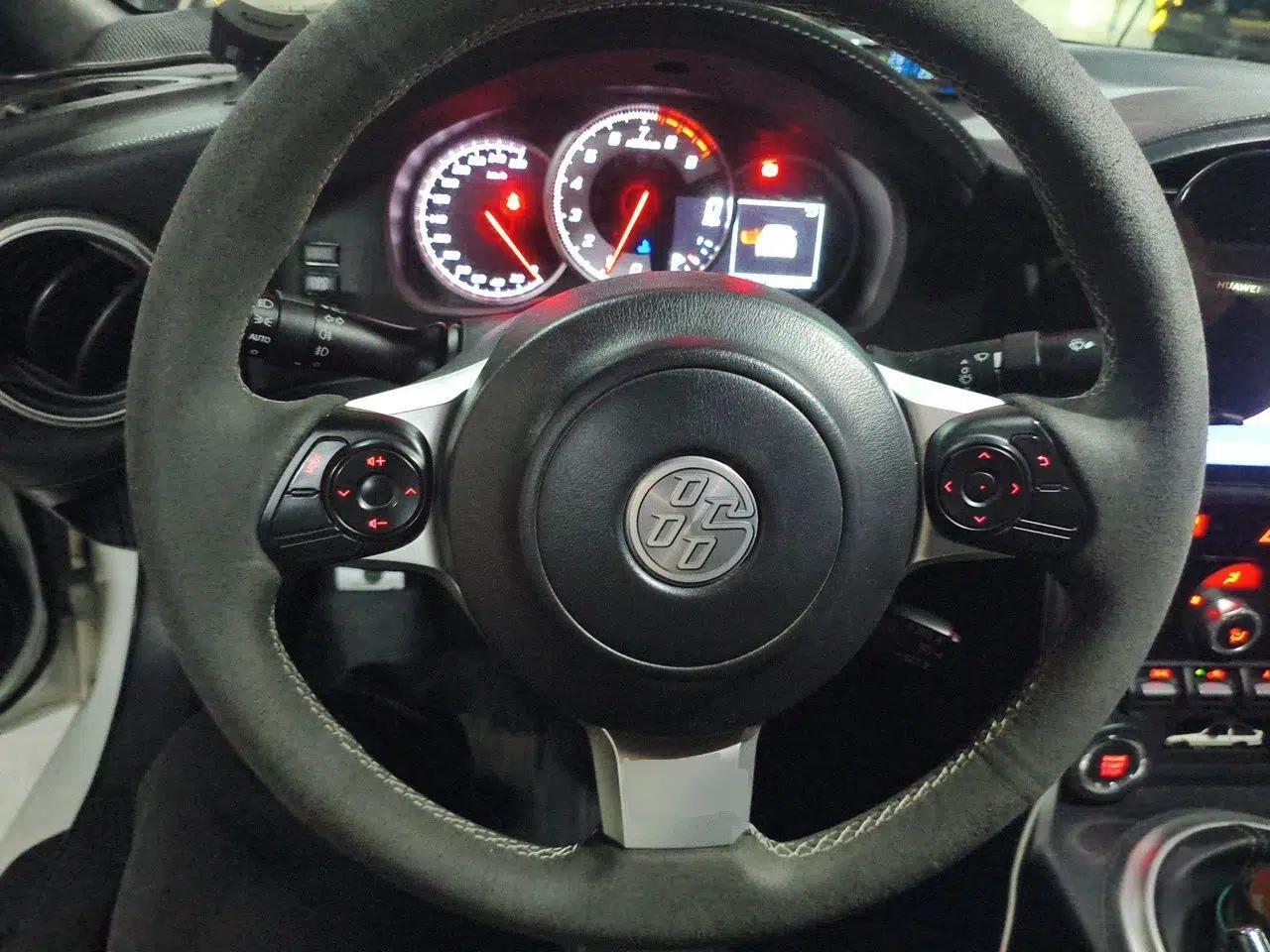 Toyota 86 2017 2.0L Manual Luxury Version — миниатюра 10