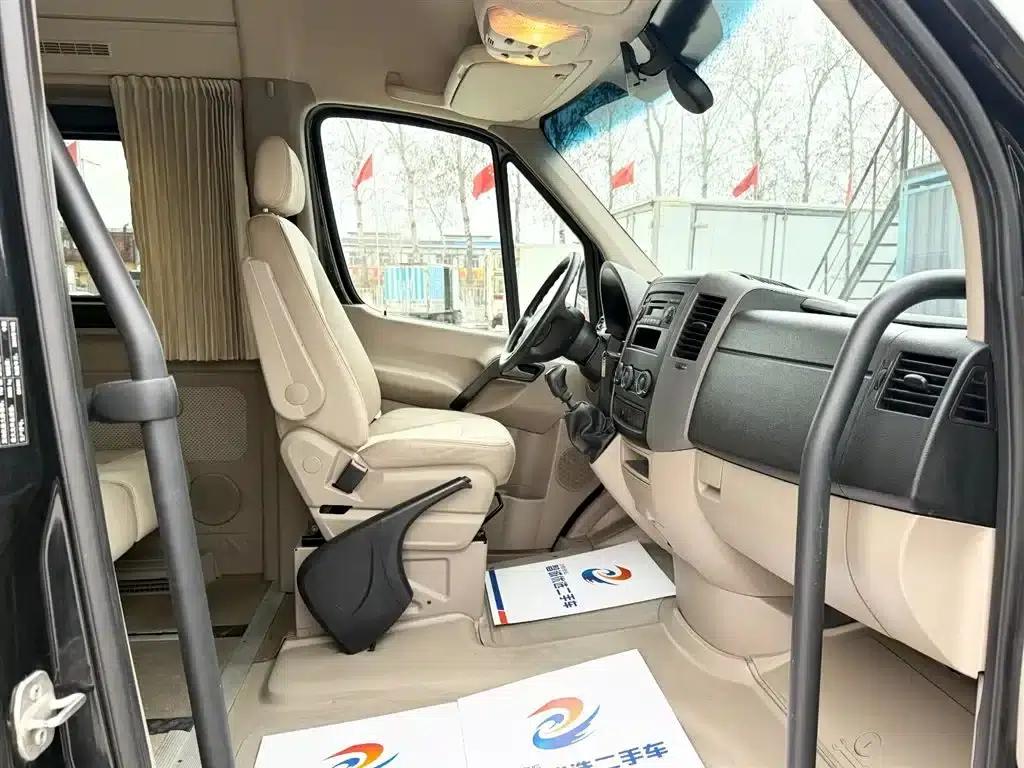 Sprinter 2012 2.1T Luxury Touring Mid-Wheelbase Edition — миниатюра 5