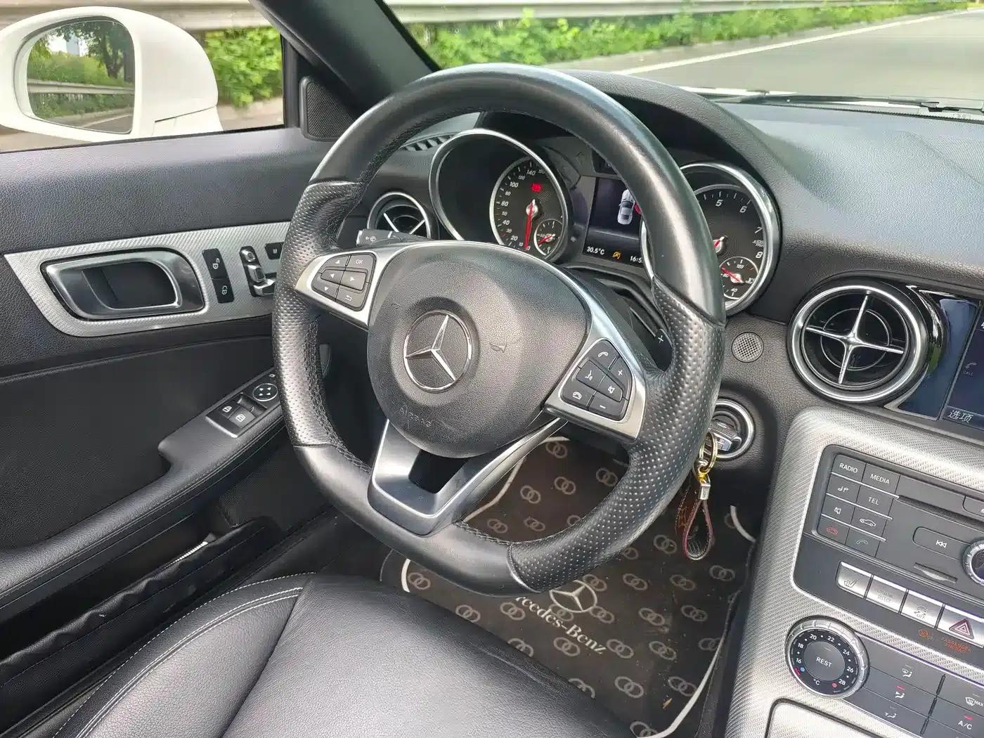 Mercedes-Benz SLC 2016 SLC 200 Fashion Edition — миниатюра 13