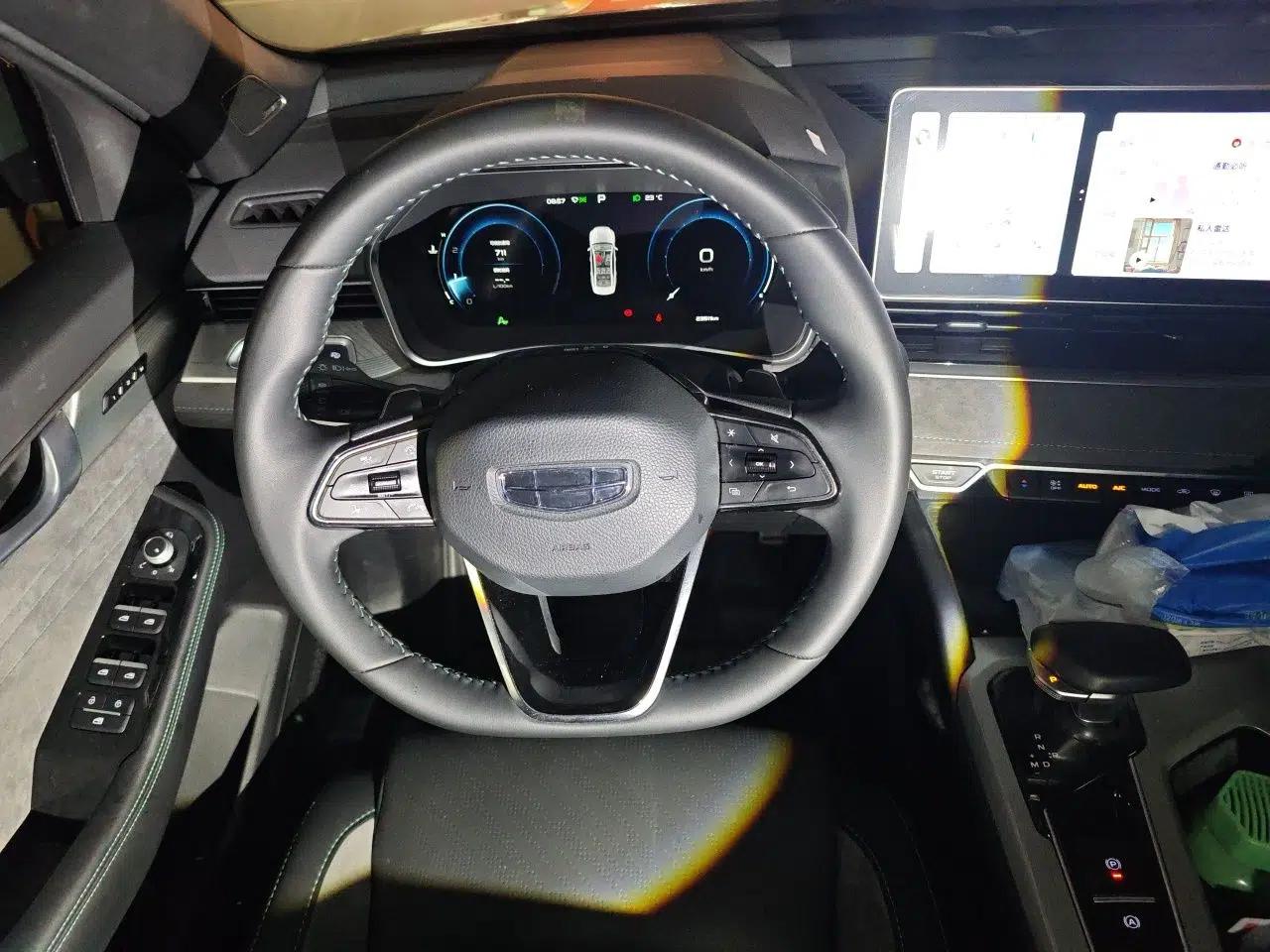 Geely Auto Preface 2023 2.0TD "Only This Verdant Green" Edition — миниатюра 10