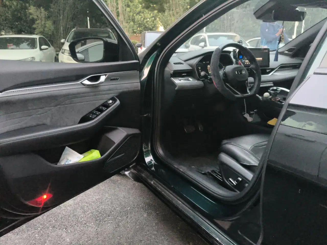 Geely Auto Preface 2023 2.0TD "Only This Verdant Green" Edition — миниатюра 16