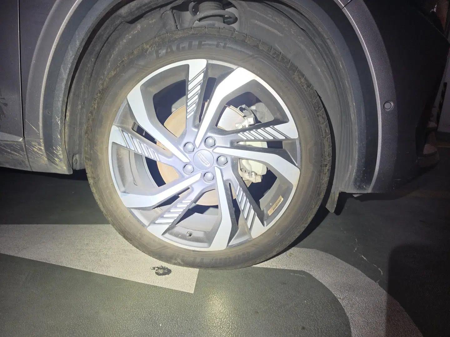 Geely Auto Monjaro L 2021 2.0TD DCT EVO Two-Wheel Drive Smart Luxury Version — миниатюра 8