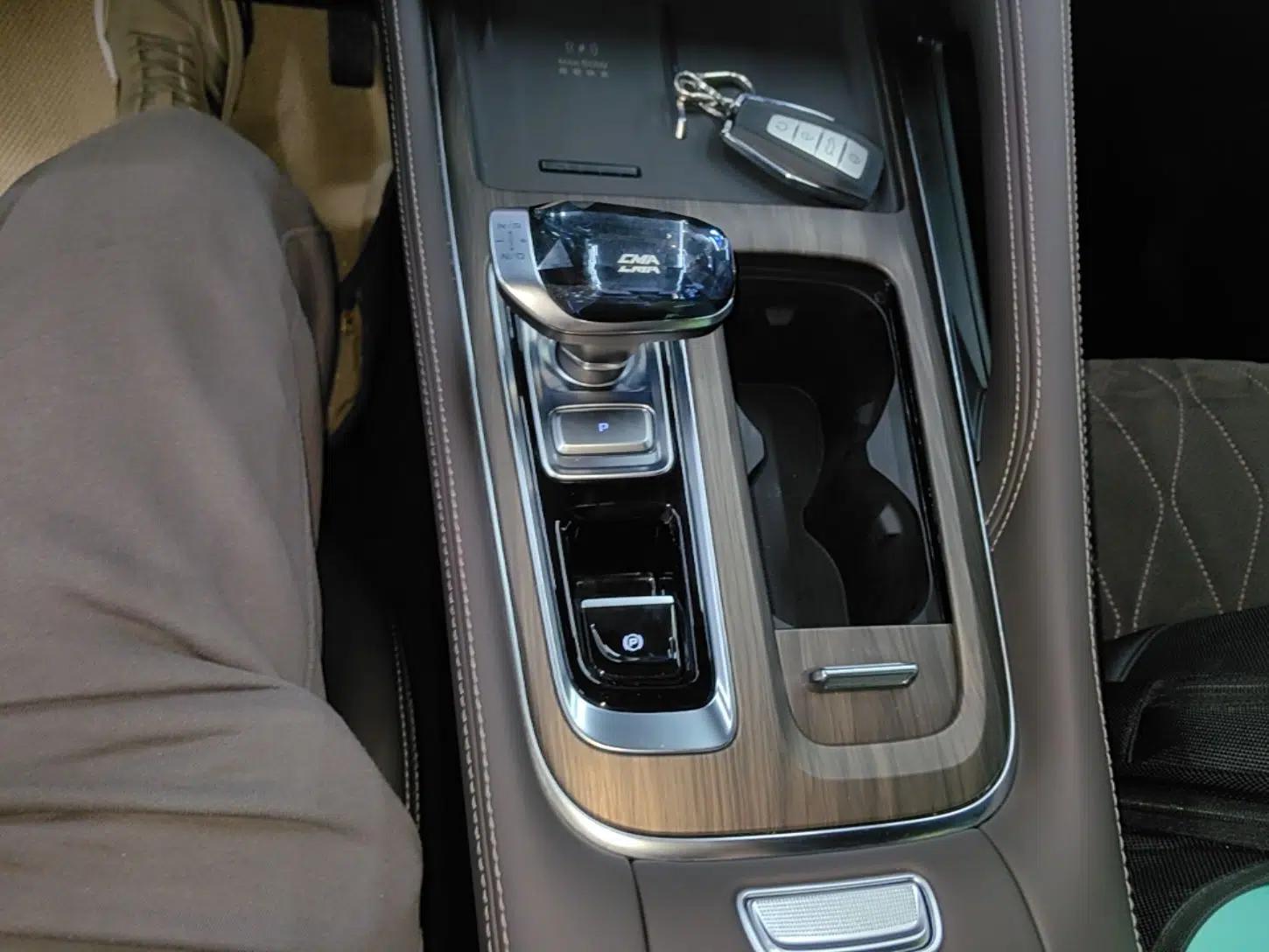 Geely Auto Monjaro L 2026 Model Oriental Yao 2.0TD Automatic Wangyue Edition — миниатюра 16