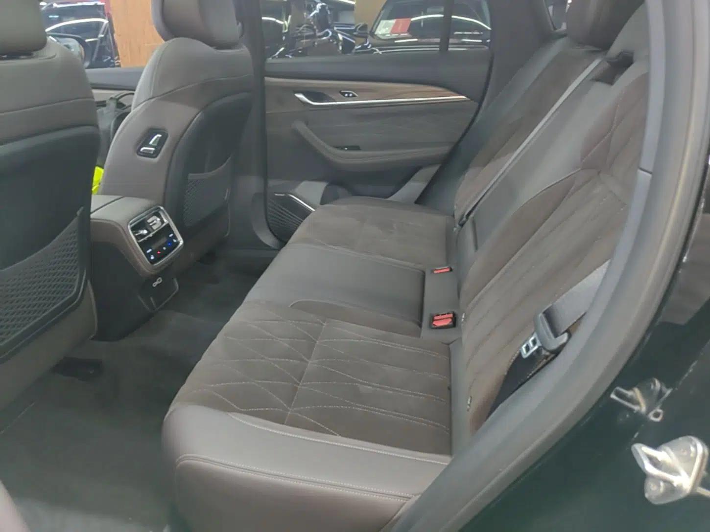 Geely Auto Monjaro L 2026 Model Oriental Yao 2.0TD Automatic Wangyue Edition — миниатюра 20
