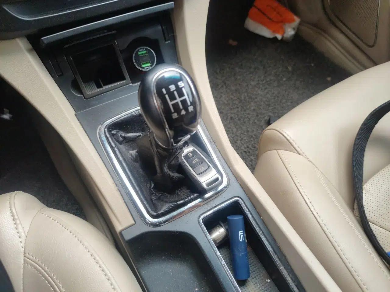 Geely Auto Emgrand 2017 Sedan Million Edition 1.5L Manual Luxury Model — миниатюра 14