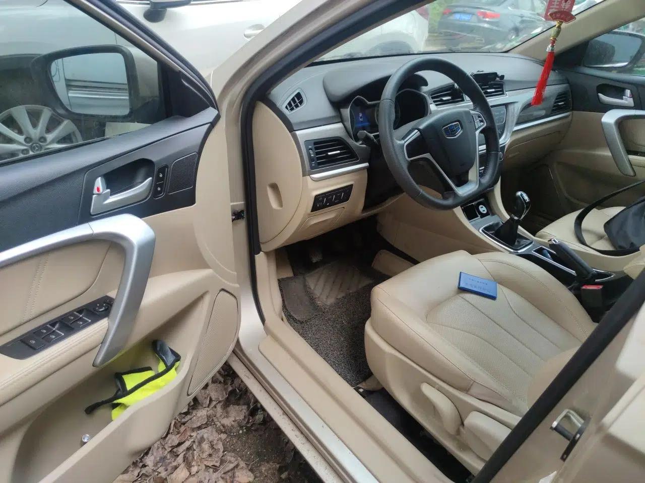 Geely Auto Emgrand 2017 Sedan Million Edition 1.5L Manual Luxury Model — миниатюра 16