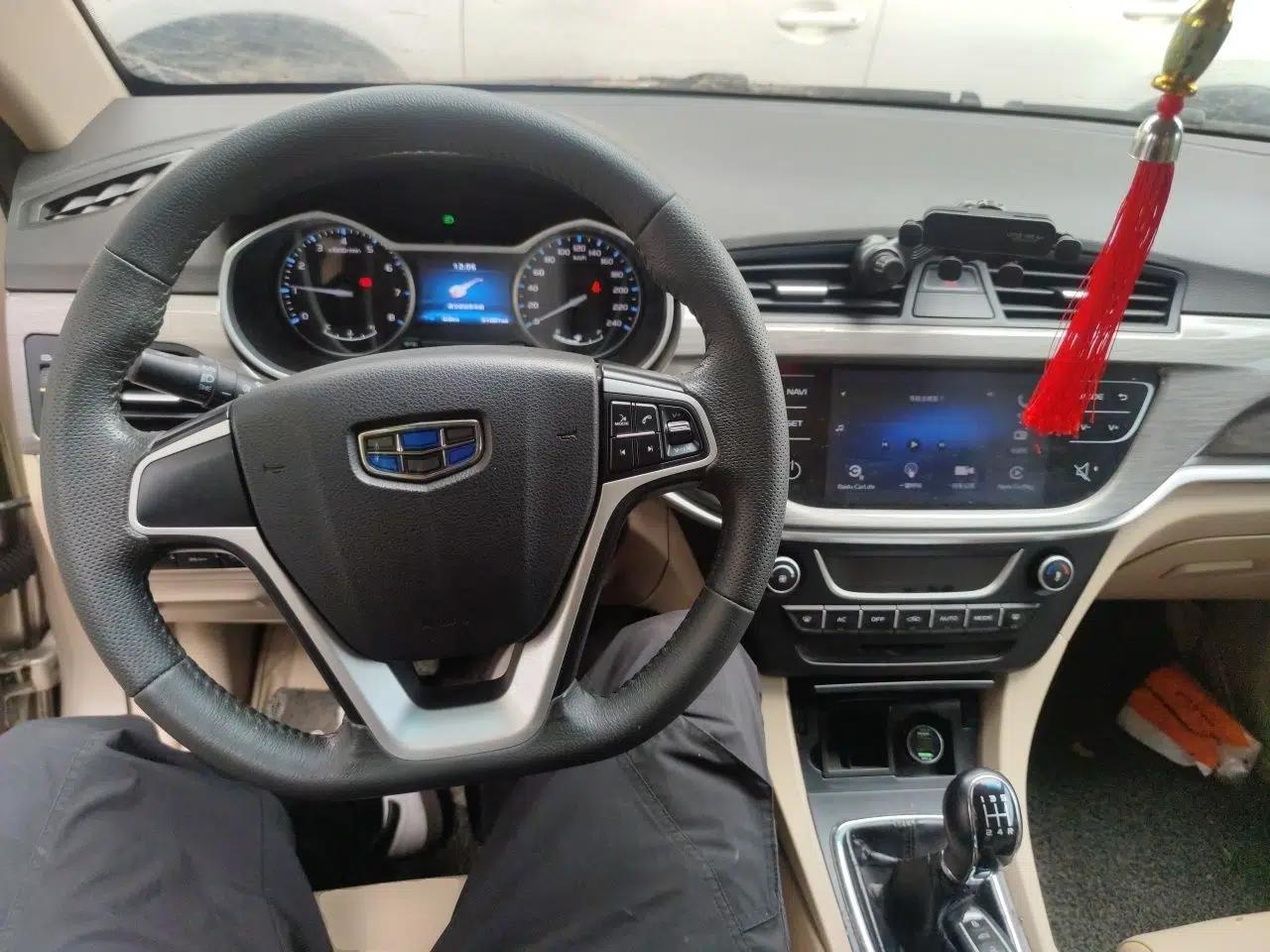Geely Auto Emgrand 2017 Sedan Million Edition 1.5L Manual Luxury Model — миниатюра 9