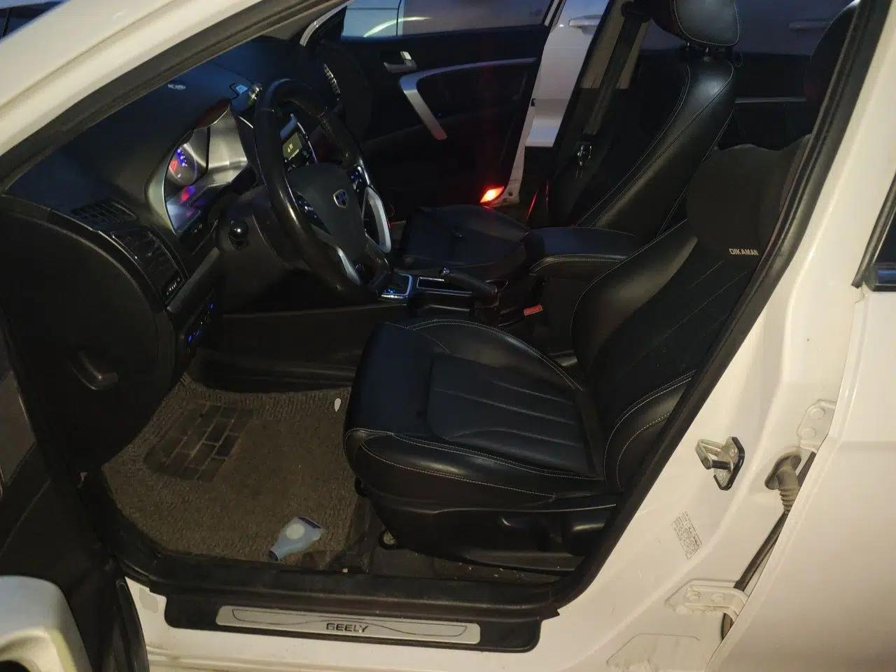 Geely Auto Emgrand 2016 Sedan 1.5L CVT Upward Version — миниатюра 15