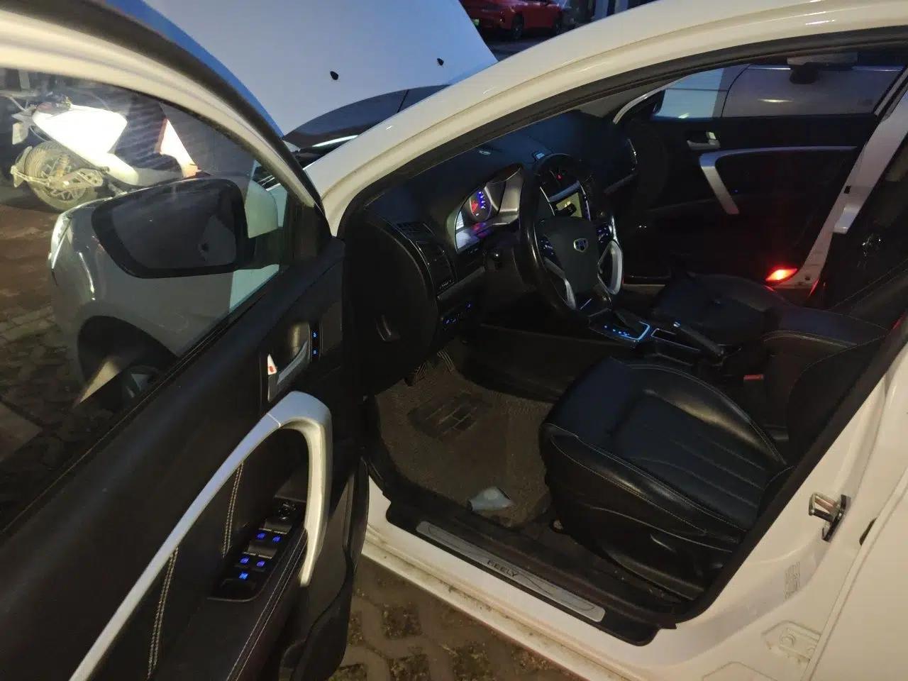 Geely Auto Emgrand 2016 Sedan 1.5L CVT Upward Version — миниатюра 16
