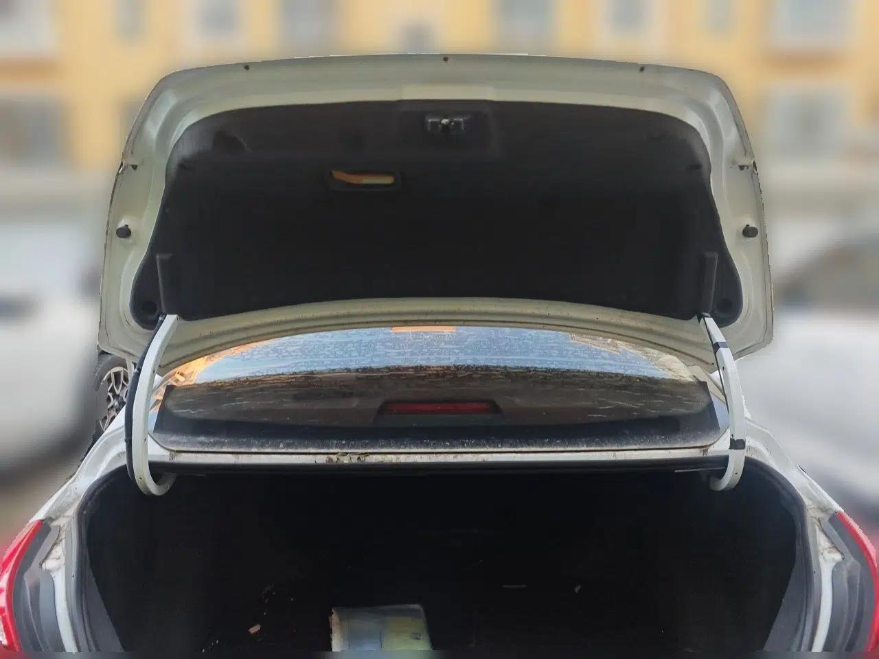 Geely Auto Emgrand 2016 Sedan 1.5L CVT Upward Version — миниатюра 19