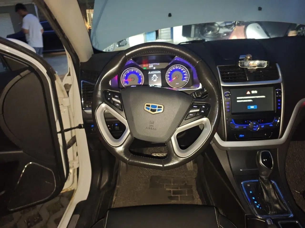Geely Auto Emgrand 2016 Sedan 1.5L CVT Upward Version — миниатюра 10