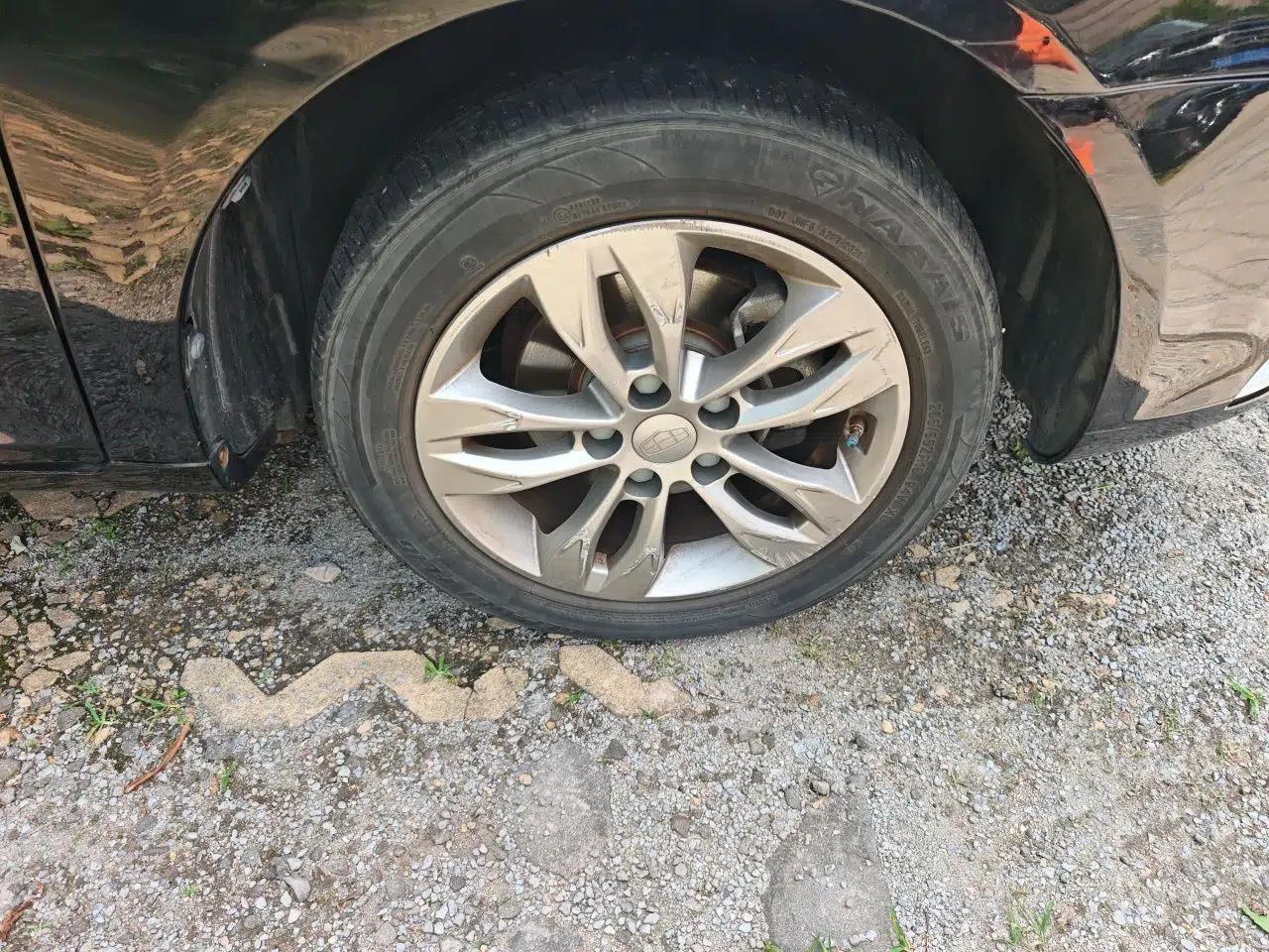 Geely Auto Emgrand 2016 Sedan 1.5L CVT Upward Version — миниатюра 5