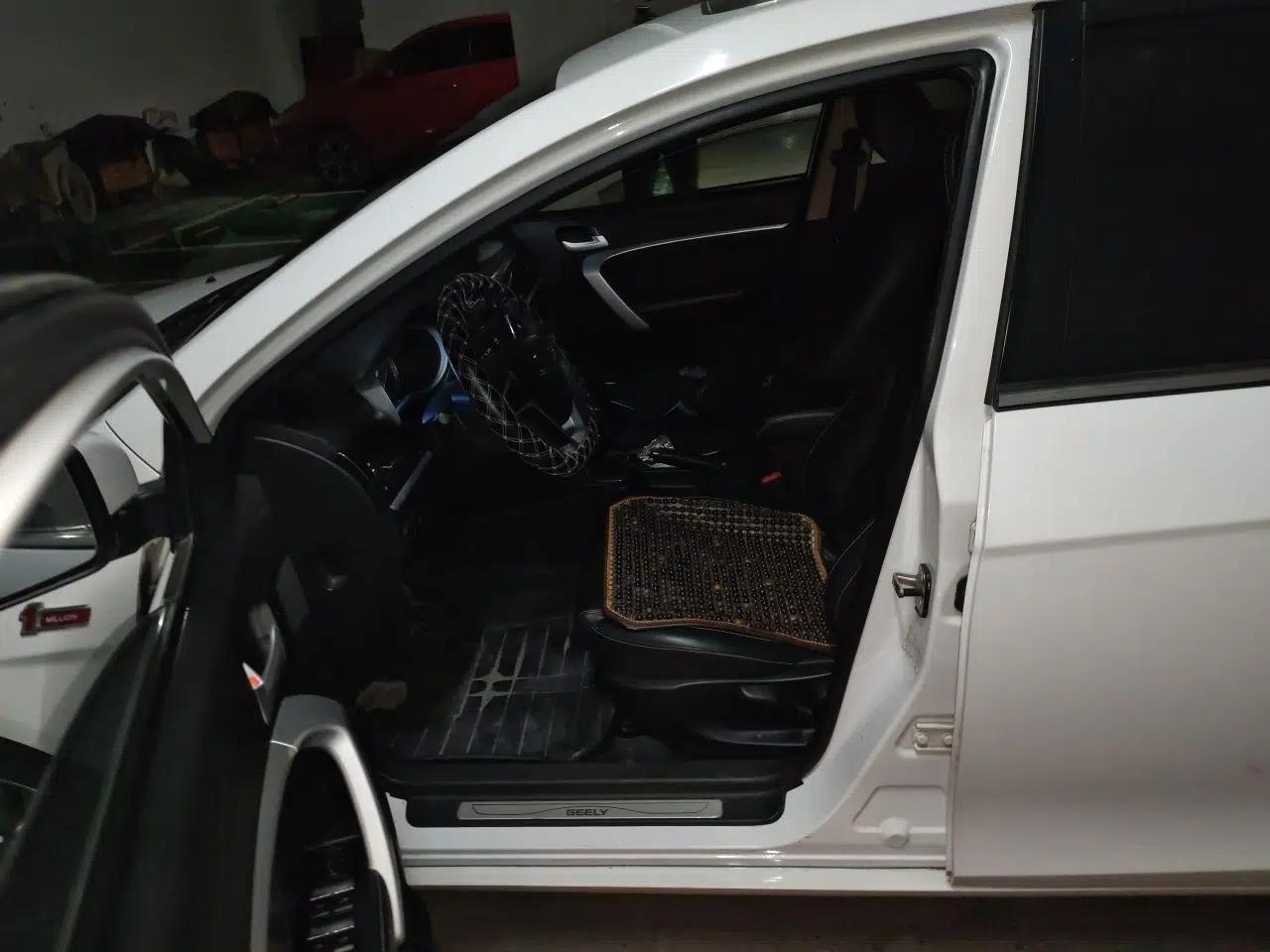 Geely Auto Emgrand 2017 Sedan Million Edition 1.5L Manual - Upward Version — миниатюра 15