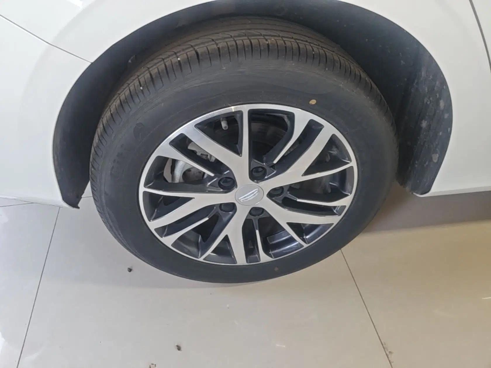 Geely Auto Emgrand 2026 Model 4th Generation 4 Millionth Anniversary Edition 1.5L CVT Overdrive Edition — миниатюра 11