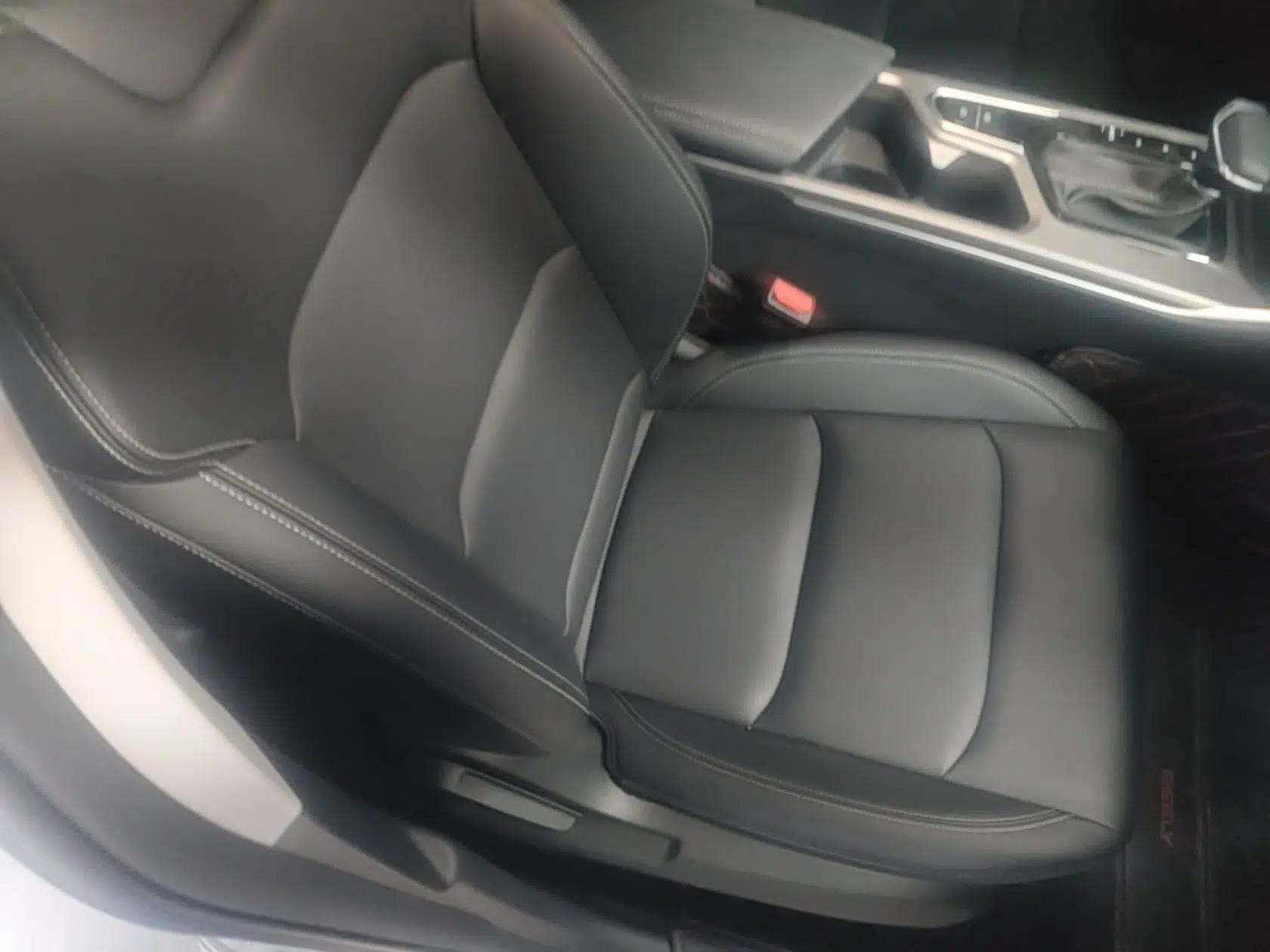 Geely Auto Emgrand 2026 Model 4th Generation 4 Millionth Anniversary Edition 1.5L CVT Overdrive Edition — миниатюра 24