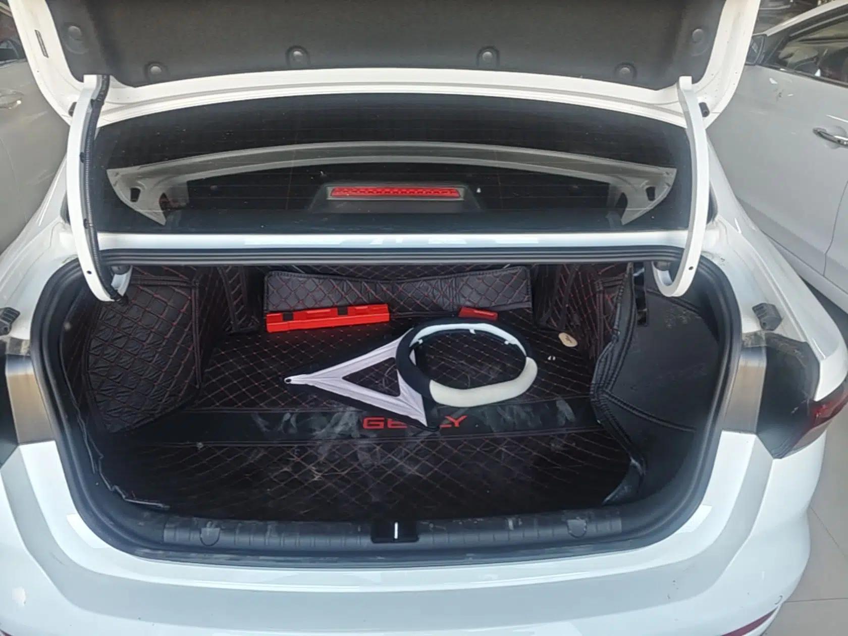 Geely Auto Emgrand 2026 Model 4th Generation 4 Millionth Anniversary Edition 1.5L CVT Overdrive Edition — миниатюра 27