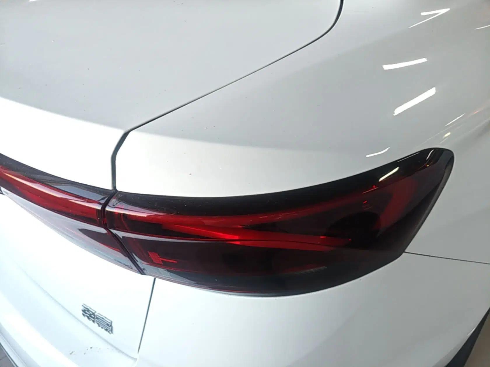 Geely Auto Emgrand 2026 Model 4th Generation 4 Millionth Anniversary Edition 1.5L CVT Overdrive Edition — миниатюра 9