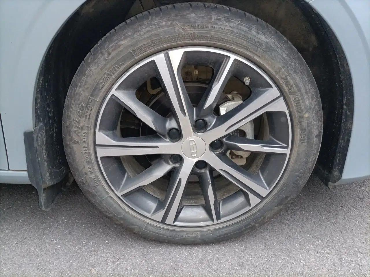 Geely Auto Emgrand 2023 4th Generation Champion Edition 1.5L CVT Prestige Model — миниатюра 8