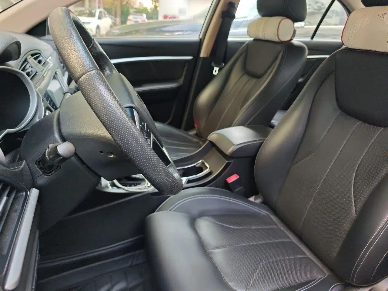 Geely Auto Emgrand 2017 Sedan Million Edition 1.5L CVT Upward Version — миниатюра 15