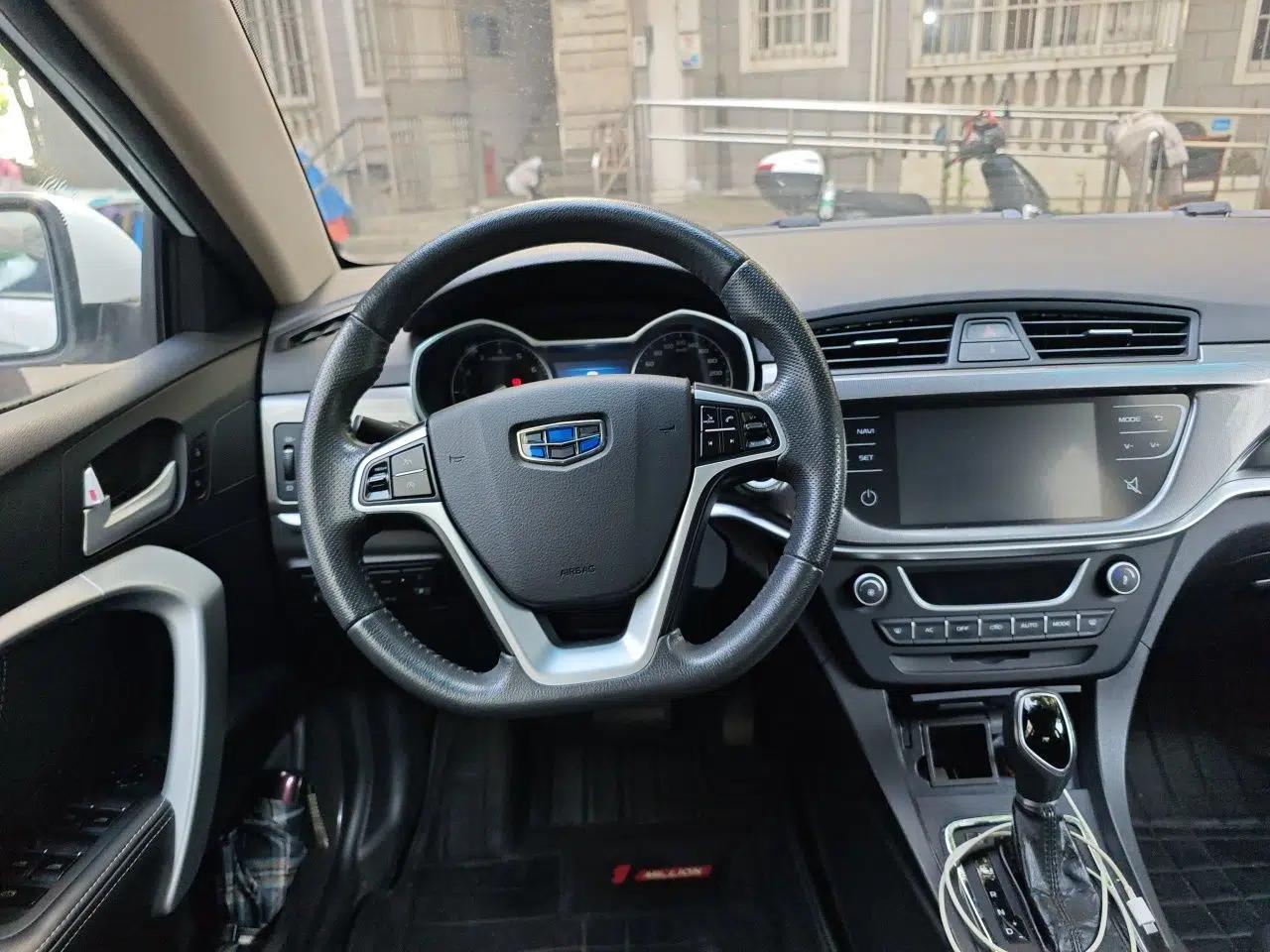 Geely Auto Emgrand 2017 Sedan Million Edition 1.5L CVT Upward Version — миниатюра 10