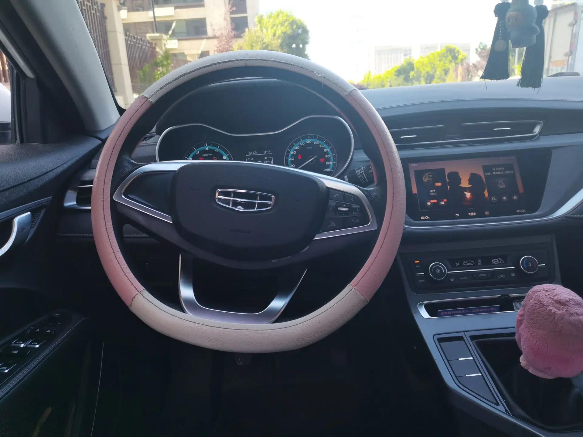 Geely Auto Emgrand 2021 UP 1.5L Manual Luxury Model — миниатюра 10