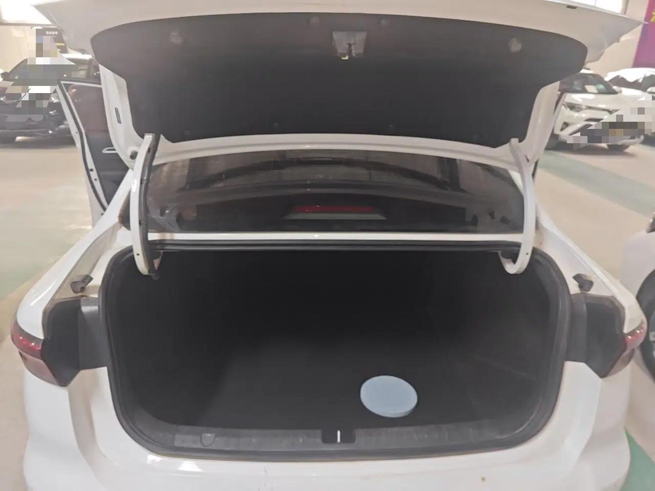 Geely Auto Emgrand 2022 4th Generation 1.5L Manual Elite Model — миниатюра 22