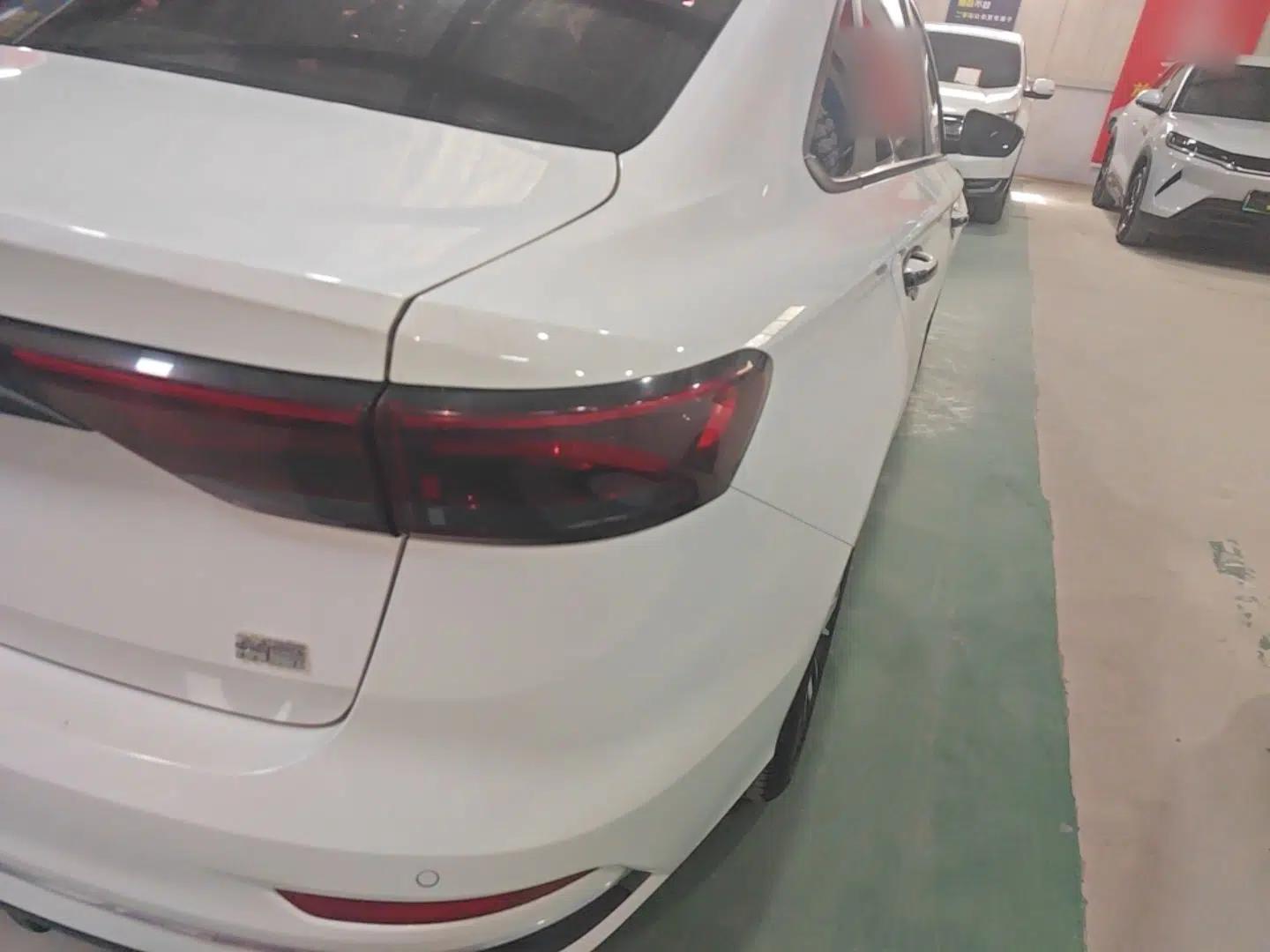 Geely Auto Emgrand 2022 4th Generation 1.5L Manual Elite Model — миниатюра 9