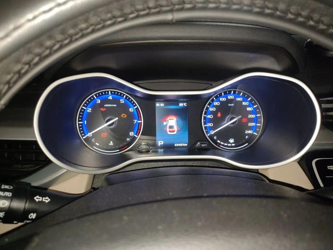 Geely Auto Emgrand 2018 1.5L CVT Luxury Model — миниатюра 11