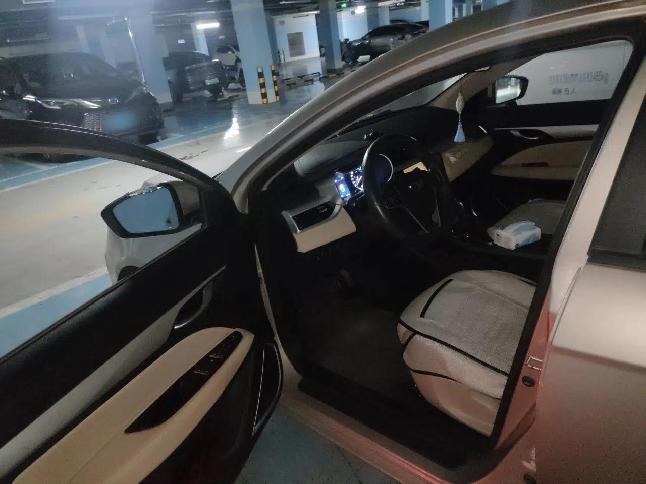 Geely Auto Emgrand 2018 1.5L CVT Luxury Model — миниатюра 16