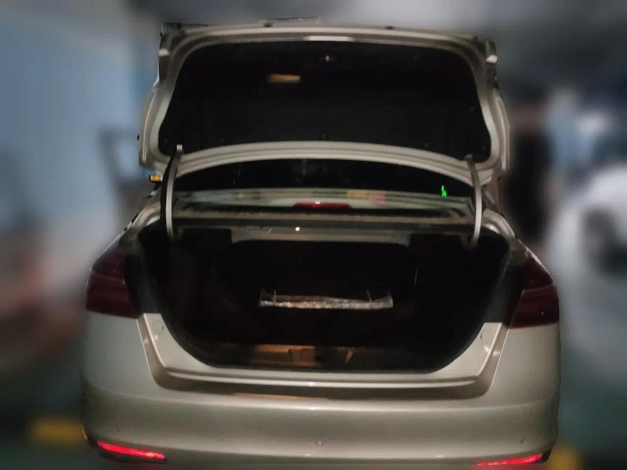 Geely Auto Emgrand 2018 1.5L CVT Luxury Model — миниатюра 19