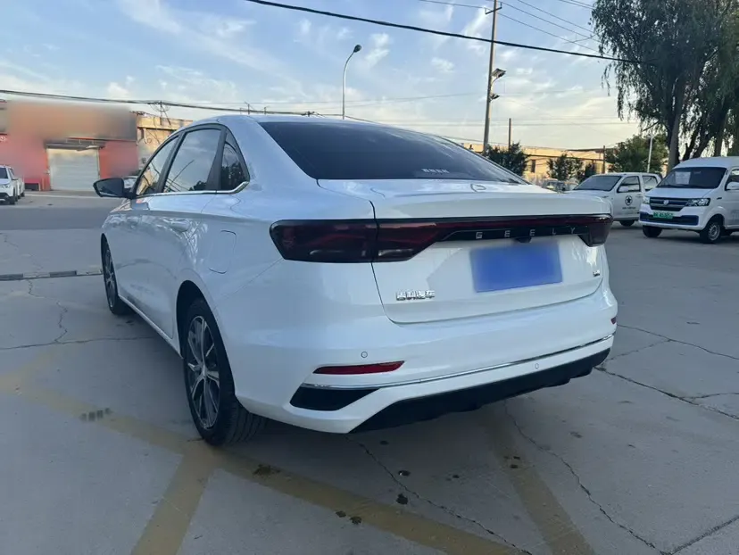 Geely Auto Emgrand 2023 4th Generation Champion Edition 1.5L CVT Prestige Model — миниатюра 4