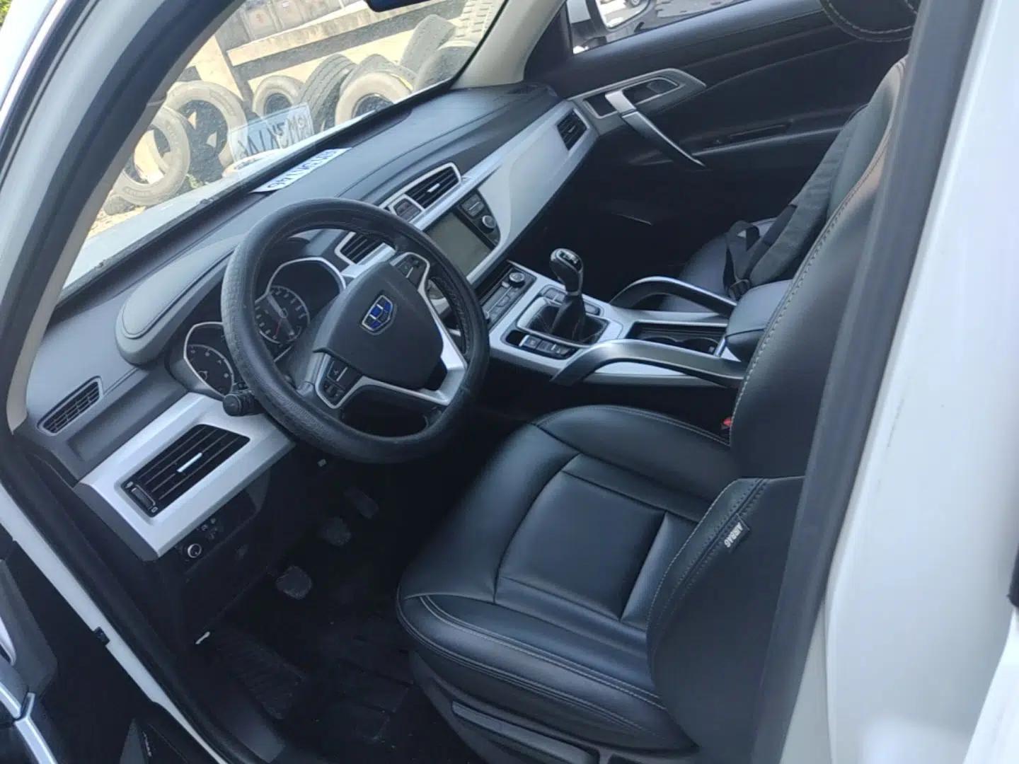 Geely Auto Emgrand X7 Sport 2016 2.0L Manual ZhiShang Version — миниатюра 22